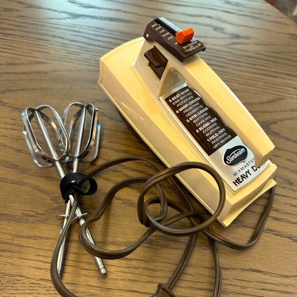 Vintage Sunbeam Hand Mixer works all parts included - Picture 3 of 14